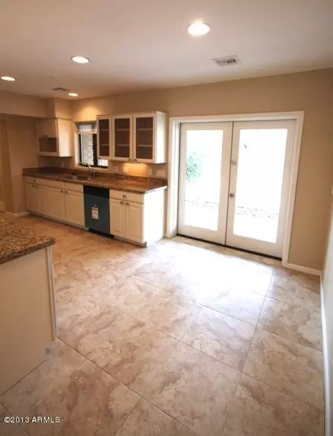 214 E Medlock Dr, Phoenix, AZ 85012 photo 10