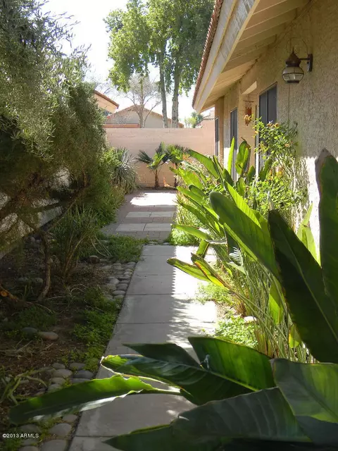 979 W Sunward Dr, Gilbert, AZ 85233 photo 2