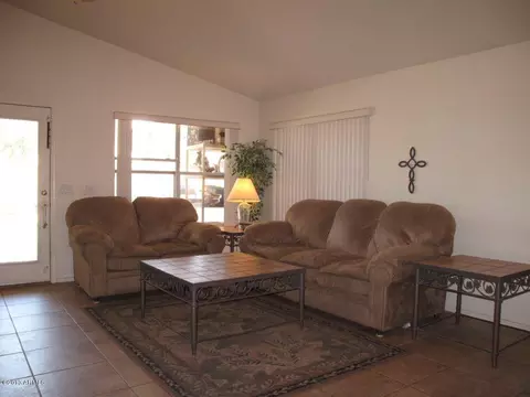 3918 E Douglas Loop, Gilbert, AZ 85234 photo 4