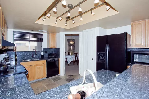 530 E Utopia Rd, Phoenix, AZ 85024 photo 11
