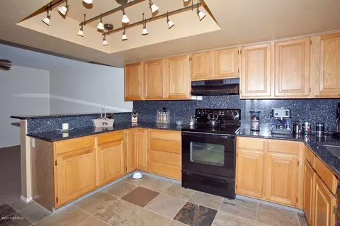 530 E Utopia Rd, Phoenix, AZ 85024 photo 4