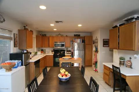 2847 E Windsong Dr, Phoenix, AZ 85048 photo 3