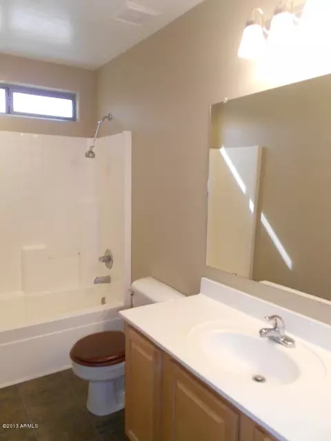 2709 E Branham Ln, Phoenix, AZ 85042 photo 11