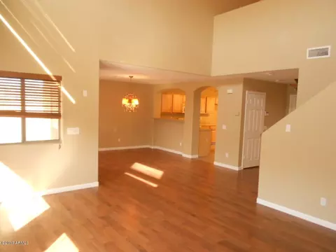2709 E Branham Ln, Phoenix, AZ 85042 photo 4