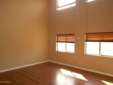2709 E Branham Ln, Phoenix, AZ 85042 photo 2