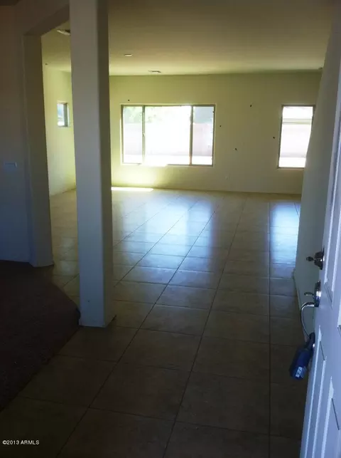 17841 W Desert Ln, Surprise, AZ 85388 photo 3