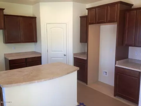 17841 W Desert Ln, Surprise, AZ 85388 photo 8