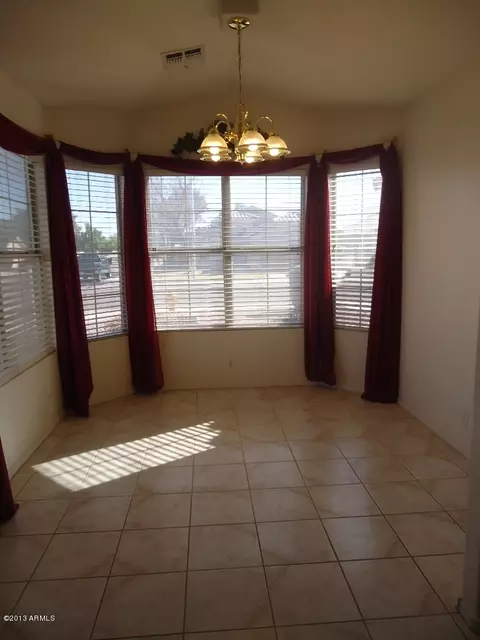 982 E Constitution Dr, Chandler, AZ 85225 photo 2