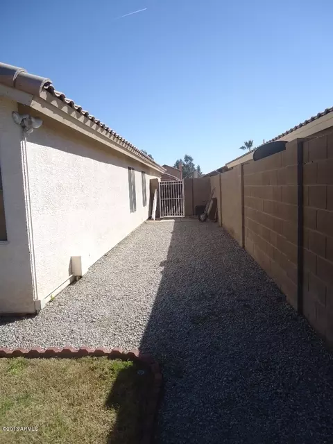 982 E Constitution Dr, Chandler, AZ 85225 photo 14