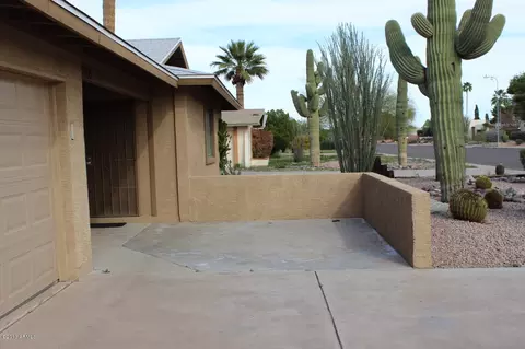 2106 E Concorda Dr, Tempe, AZ 85282 photo 4