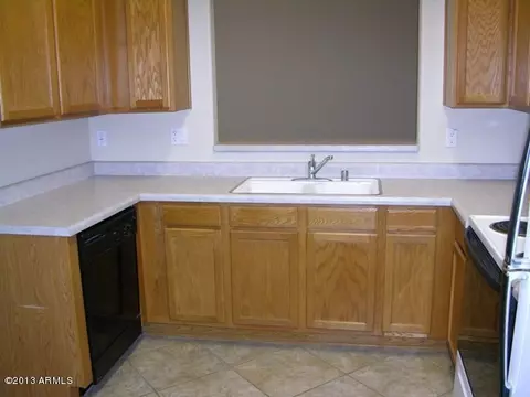 1446 S Oak St, Gilbert, AZ 85233 photo 3