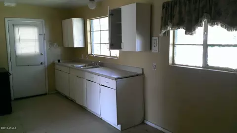 4841 E Amelia Ave, Phoenix, AZ 85018 photo 6