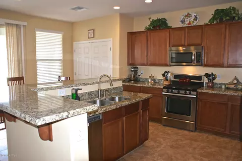 2868 E Palmdale Ln, Gilbert, AZ 85298 photo 2