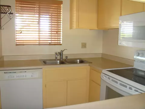 4050 E Cactus Rd #113, Phoenix, AZ 85032 photo 11