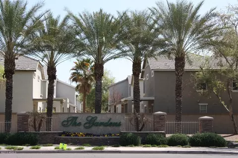 1391 S Hawk Ln, Gilbert, AZ 85296 photo 2