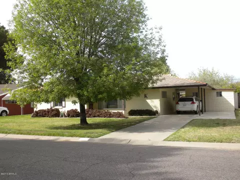4702 E Wilshire Dr, Phoenix, AZ 85008 photo 1
