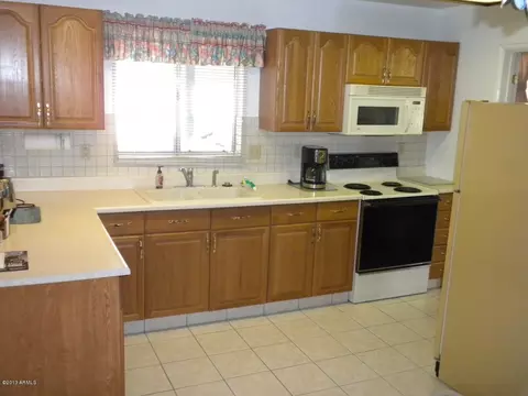 4702 E Wilshire Dr, Phoenix, AZ 85008 photo 7