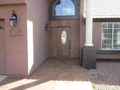 1302 W Sunset Ct, Gilbert, AZ 85233 photo 2
