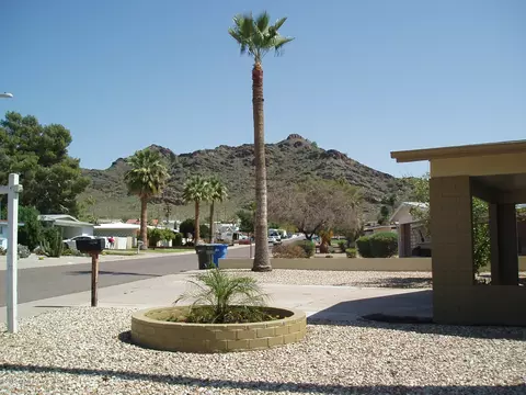1213 E Orchid Ln, Phoenix, AZ 85020 photo 1