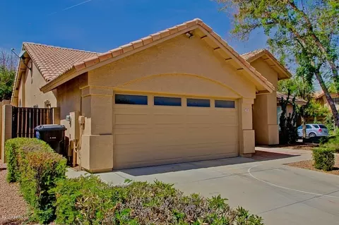 326 S Bronco Ln, Gilbert, AZ 85233 photo 1