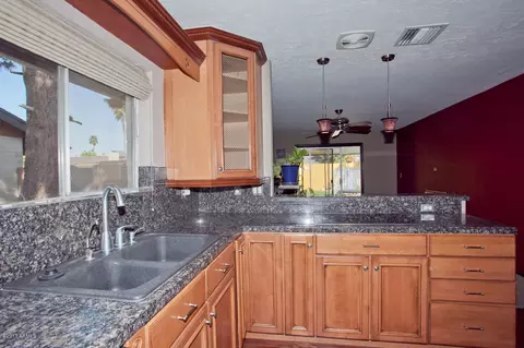 422 E Carter Dr, Tempe, AZ 85282 photo 10