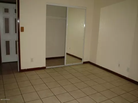 7628 W Earll Dr, Phoenix, AZ 85033 photo 2
