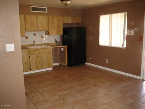 7628 W Earll Dr, Phoenix, AZ 85033 photo 9
