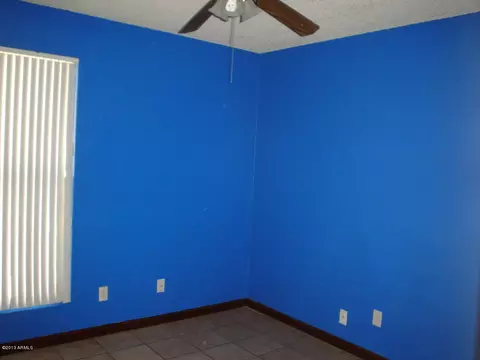7628 W Earll Dr, Phoenix, AZ 85033 photo 4