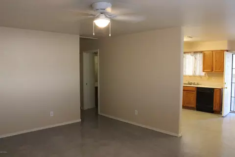 4822 S 35th Dr, Phoenix, AZ 85041 photo 12