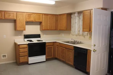 4822 S 35th Dr, Phoenix, AZ 85041 photo 2
