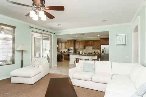 3932 E Half Hitch Pl, Phoenix, AZ 85050 photo 5
