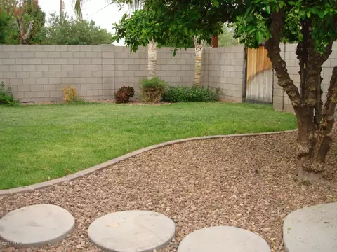 1815 S Shafer Dr, Tempe, AZ 85281 photo 4