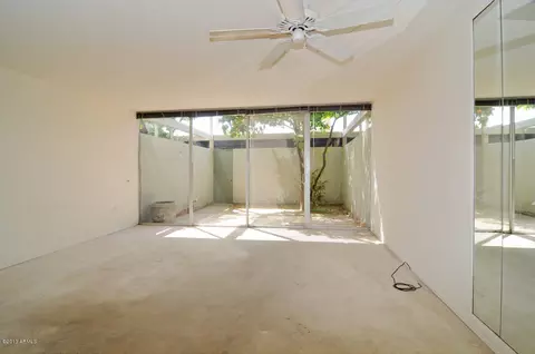4401 N 40th St #11, Phoenix, AZ 85018 photo 3