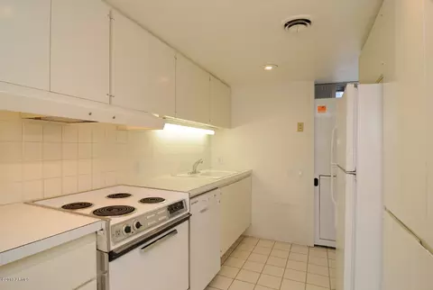 4401 N 40th St #11, Phoenix, AZ 85018 photo 12