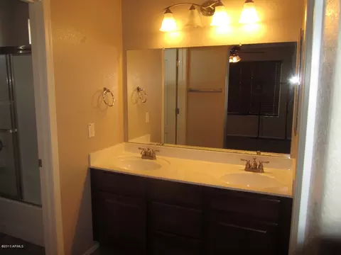 4381 E Rosemonte Dr, Phoenix, AZ 85050 photo 9