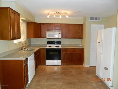 3434 E Shaw Butte Dr, Phoenix, AZ 85028 photo 9