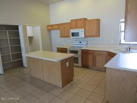 180 W Brooks St, Gilbert, AZ 85233 photo 2