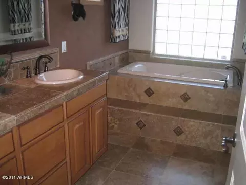 4302 E Cheery Lynn Rd, Phoenix, AZ 85018 photo 2