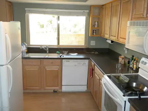 9415 S 43rd Pl, Phoenix, AZ 85044 photo 4