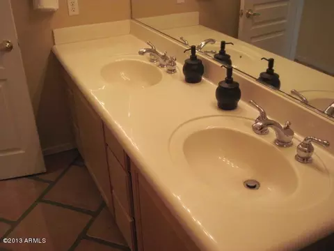 2232 E Branham Ln, Phoenix, AZ 85042 photo 12