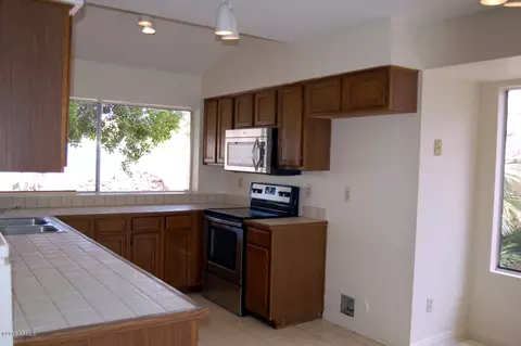 4338 E Vaughn Dr, Phoenix, AZ 85044 photo 7