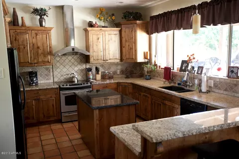 3915 E Mountain View Rd, Phoenix, AZ 85028 photo 6