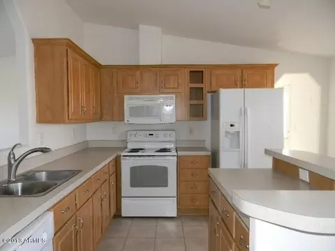 569 S Warner Dr, Apache Junction, AZ 85120 photo 6