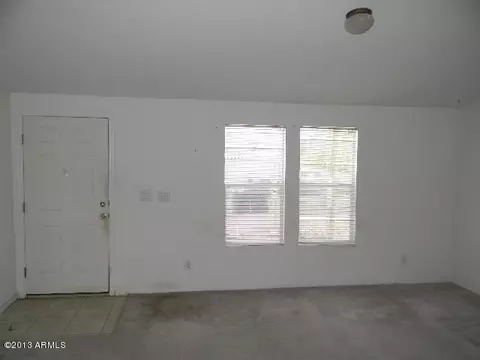 569 S Warner Dr, Apache Junction, AZ 85120 photo 4