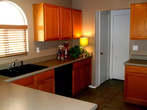 2485 E Jasper Dr, Gilbert, AZ 85296 photo 2