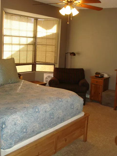 4240 E Sandia St, Phoenix, AZ 85044 photo 9