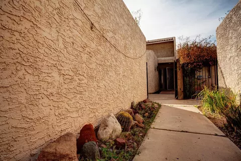 2020 E Solana Dr, Tempe, AZ 85281 photo 2