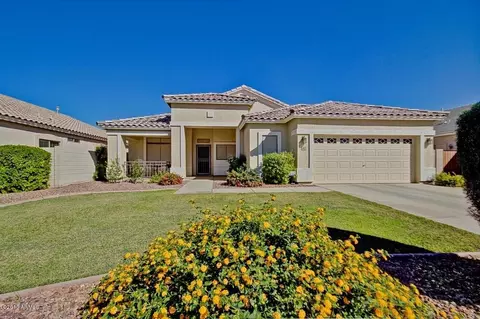 897 S Ash St, Gilbert, AZ 85233 photo 1