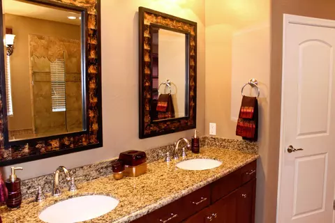 3910 E Cat Balue Dr, Phoenix, AZ 85050 photo 21