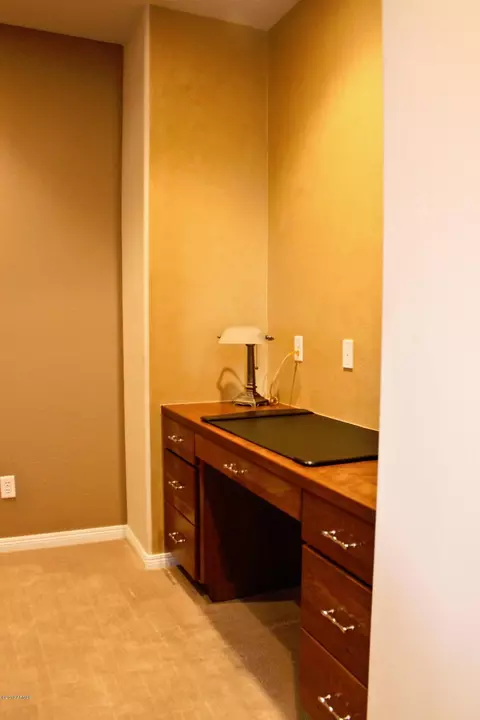 3910 E Cat Balue Dr, Phoenix, AZ 85050 photo 29